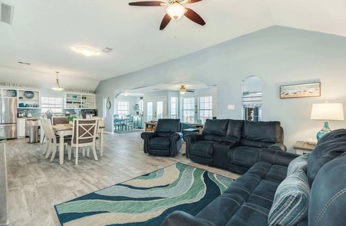 San Luis House | Beach Therapy - Water Views, Near Beach Entrance!