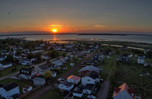 Pointe-du-Chene Cottage | Beach vibes