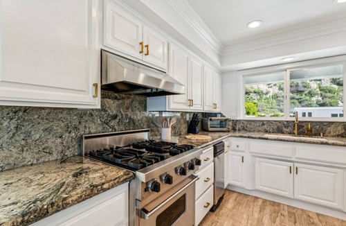 Capistrano Beach House | Beachfront deck & BBQ - Central AC! | STR25-0022