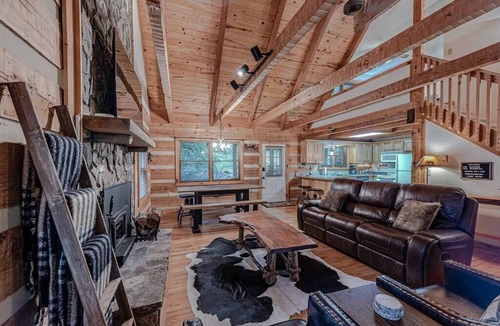 Seven Devils House | Bear Pause Cabin 3 BR/3BA Amazing Lake View EV Charger