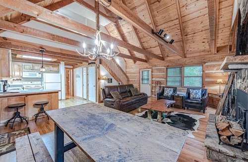 Seven Devils House | Bear Pause Cabin 3 BR/3BA Amazing Lake View EV Charger
