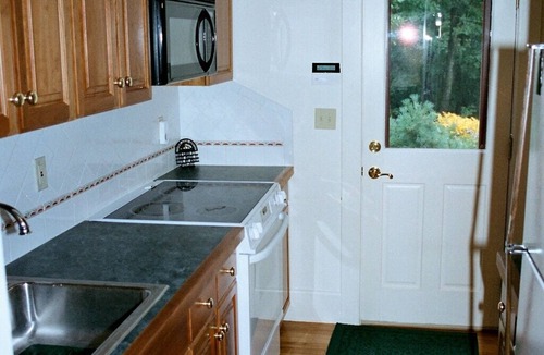 Bread Loaf Apartment | Beautiful 1 BDRM Overlooking Bread Loaf Campus