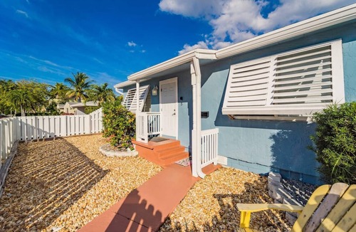 Lake Ridge Apartment | Beautiful 2BR House/1 Gbps/Office Desk+Chair