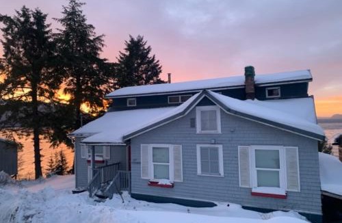 Wrangell House | Beautiful 3 Bedroom 2 Bathroom Ocean Front Property in Wrangell Alaska with 1 Bonus room and a Loft