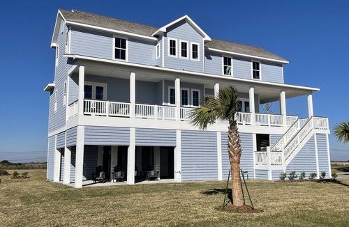 Red Fish Cove House | Beautiful Beach House, private bch, Modern and Comfortable furnishings
