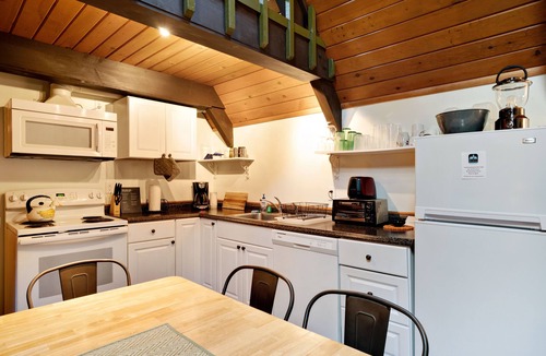 Baring Cabin | Beautiful cabin in the woods with a private hot tub