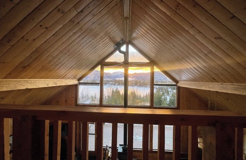 Grand Lake Cabin | Beautiful Cozy Cabin with 180 Degree Breathtaking Lake and Mountain Views!