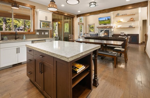 Cle Elum House | Beautiful Golf Course Retreat! Game Room, Hot Tub, Fire Pit, Ping Pong & Wifi