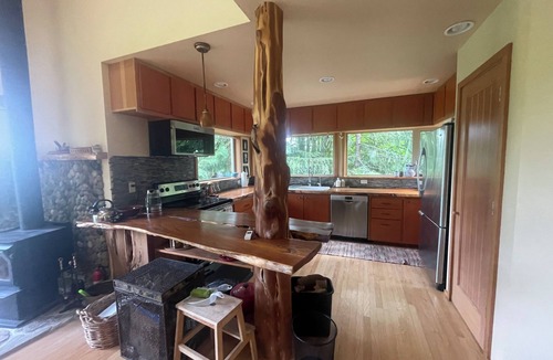 Arlington Cabin | Beautiful, peaceful mountain view cabin.