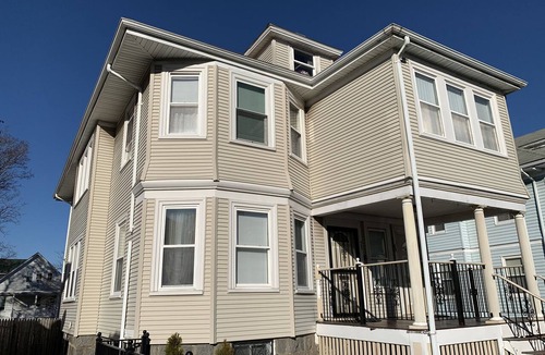 Codman Square Apartment | Beautiful Retreat close to Downtown Boston. Pets friendly.