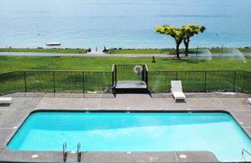 Chelan Apartment | Beautiful studio unit at resort, sleeps 2