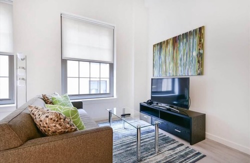 Chinatown Apartment | Beautiful Studio | Washer & Dryer | Theater District by GLS