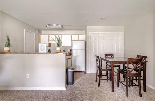 Astrodome Apartment | Beige 1Bed 1Bath NRG at 5 min walk Free Parking