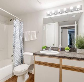 Astrodome Apartment | Beige 1Bed 1Bath NRG at 5 min walk Free Parking