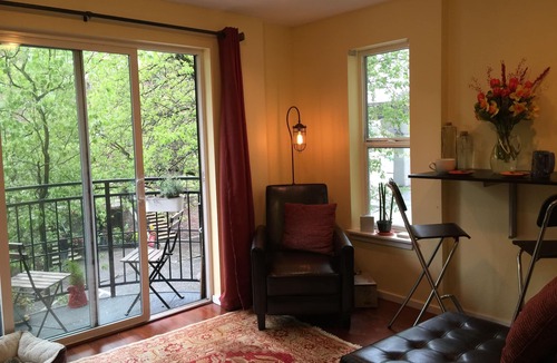 Belltown Apartment | Belltown oasis: Space Needle, MOPOP, Chihuly