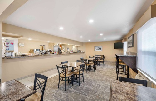 Central Colorado Springs Hotel | Best Western Executive Inn & Suites
