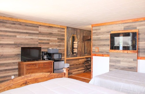 Howard Bed & Breakfast | Black Bear Lodge 6