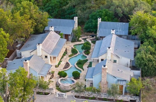 Fredericksburg Villa | Blacksmith Quarters on Barons Creek