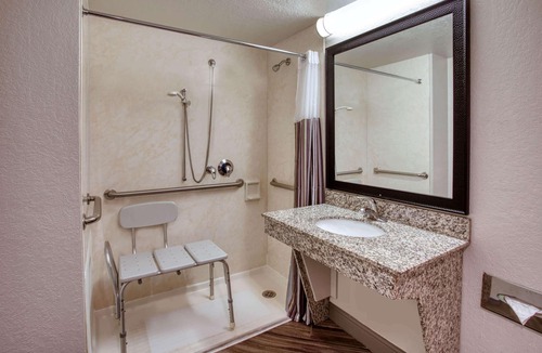West Bloomington Hotel | Bloom Hotel