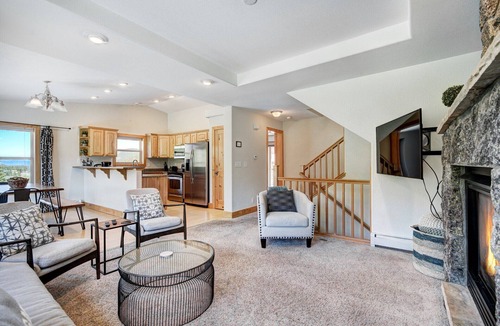 Blue River House | Blue River 4 - Three Bedroom House, Sleeps 8