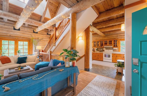 Tacoma House | Blue Roof Lodge - Forest Getaway for Groups