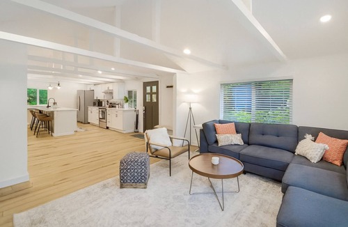 Union House | Blueberry Cabin 3bdrm near Alderbrook w/Hot Tub