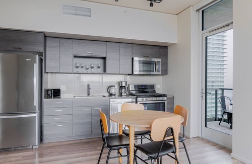 Belltown Apartment | Blueground | Denny Triangle, pool, nr Seattle Art Museum