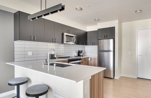 Meridian Park Apartment | Blueground | Meridian Park, balcony, nr Shoreline Park