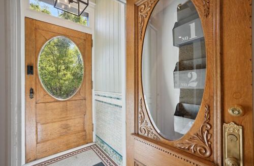 Bloomingdale House | Boho Bliss Bloomingdale plus Parking