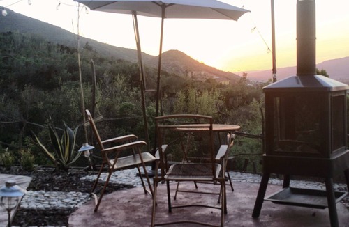 San Antonio de las Minas RV Rental | Boho Glamping | Private Jacuzzi | Wine Country