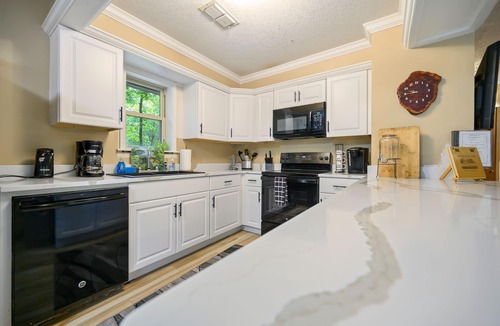 Broken Bow Cabin | Boomer Bed & Bass; 2 bedroom, 2 bathroom family cabin.