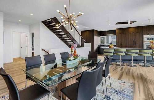 South Addition Villa | Bootleggers Landing Villa | Luxury Loft | Roof Deck