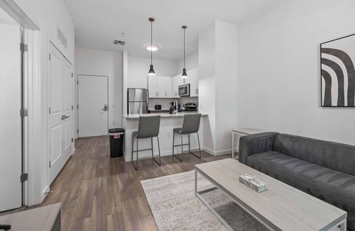 Tempe Apartment | Boulevard Stays Modern Tempe 1BR ASU Pool, Gym 02