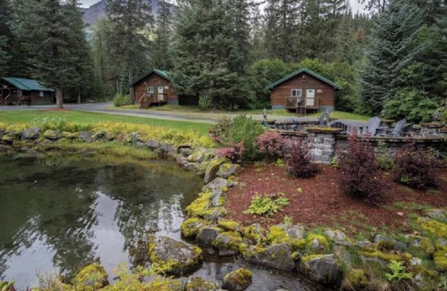 Bear Creek Cabin | Box Canyon "Eagle's Nest Cabin" - 1 bed, WIFI