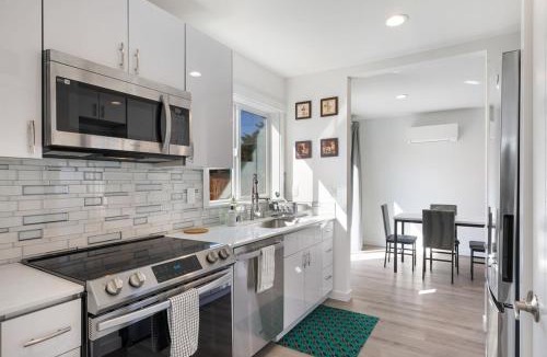 Greenwood House | Brand New Home 10min To Green Lake