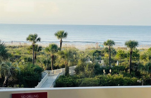 North Forest Beach Apartment | Breakers 324 Oceanfront Hilton Head Condo Direct Beach Access