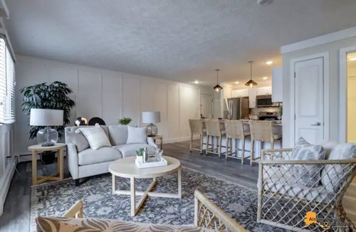 Midtown Anchorage Apartment | Breathtaking newly remodeled 2 bed, 1 bath unit
