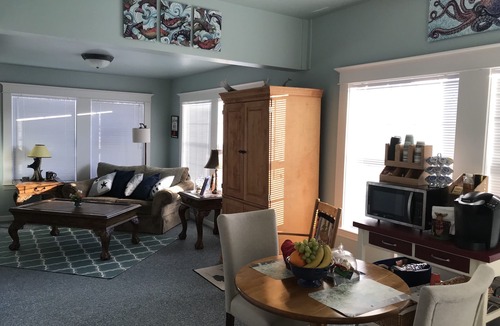 Valdez House | BREATHTAKING VIEW, PRIVATE ENTRY, ROMANTIC GETAWAY