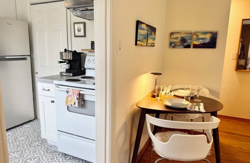 Roxhill Cottage | BRIGHT and COZY 2-bedroom cottage in Seattle