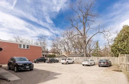 Downtown London Apartment | Bright & Comfortable 2BR Apartment | On-Site Parking