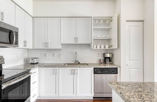 Miramar Apartment | Bright Miramar 2BR w/Gym, Pool & W/D, nr WF, by Blueground