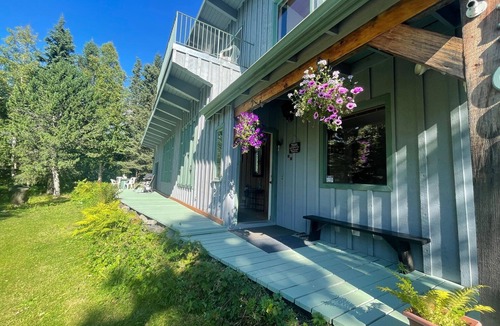 Hillside East House | Bright, private, rustic, large, vaulted ceiling home -acre+ wooded spacious lot