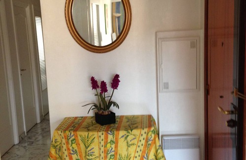 Mantega Apartment | Bright, quiet and centrally located apartment with balcony and air conditioning