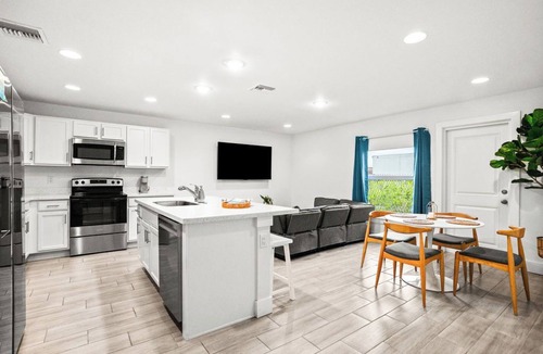 Palm Beach - West Palm Beach House | Bright & Spacious 3BR | Close to Beaches
