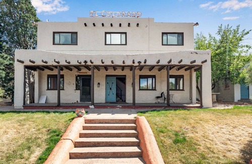 Manitou Springs House | Bright Studio in Manitou Springs, Walk Downtown