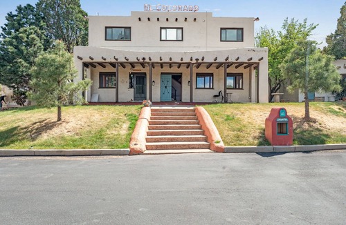 Manitou Springs House | Bright Studio in Manitou Springs, Walk Downtown