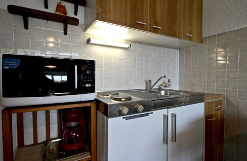 Chamrousse Apartment | Bright studio with loggia near slopes and shops