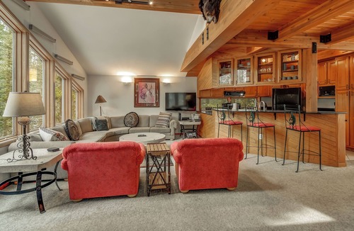 Breckenridge Heights House | Bring Dog|Hot Tub|BBQ|Garage|Forest of Mt. Baldy