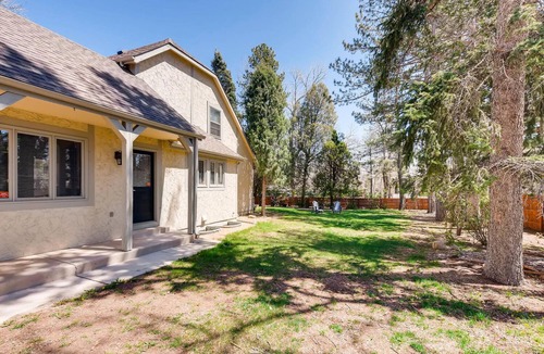 Broadmoor House | Broadmoor Estate ✩ HotTub & Fire Pit ✩ Prime Location
