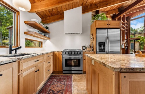 Parthenon House | Buffalo River ¬∑ Architect Riverfront ¬∑ Hot Tub